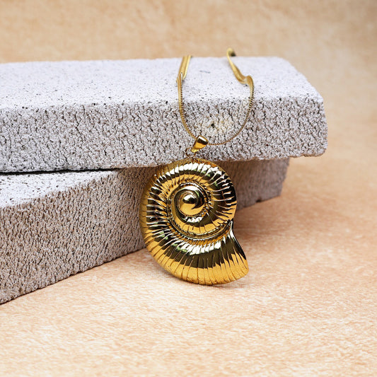 Tropical Oversized Conch Pendant Necklace – 304 Stainless Steel, Blade Chain Design