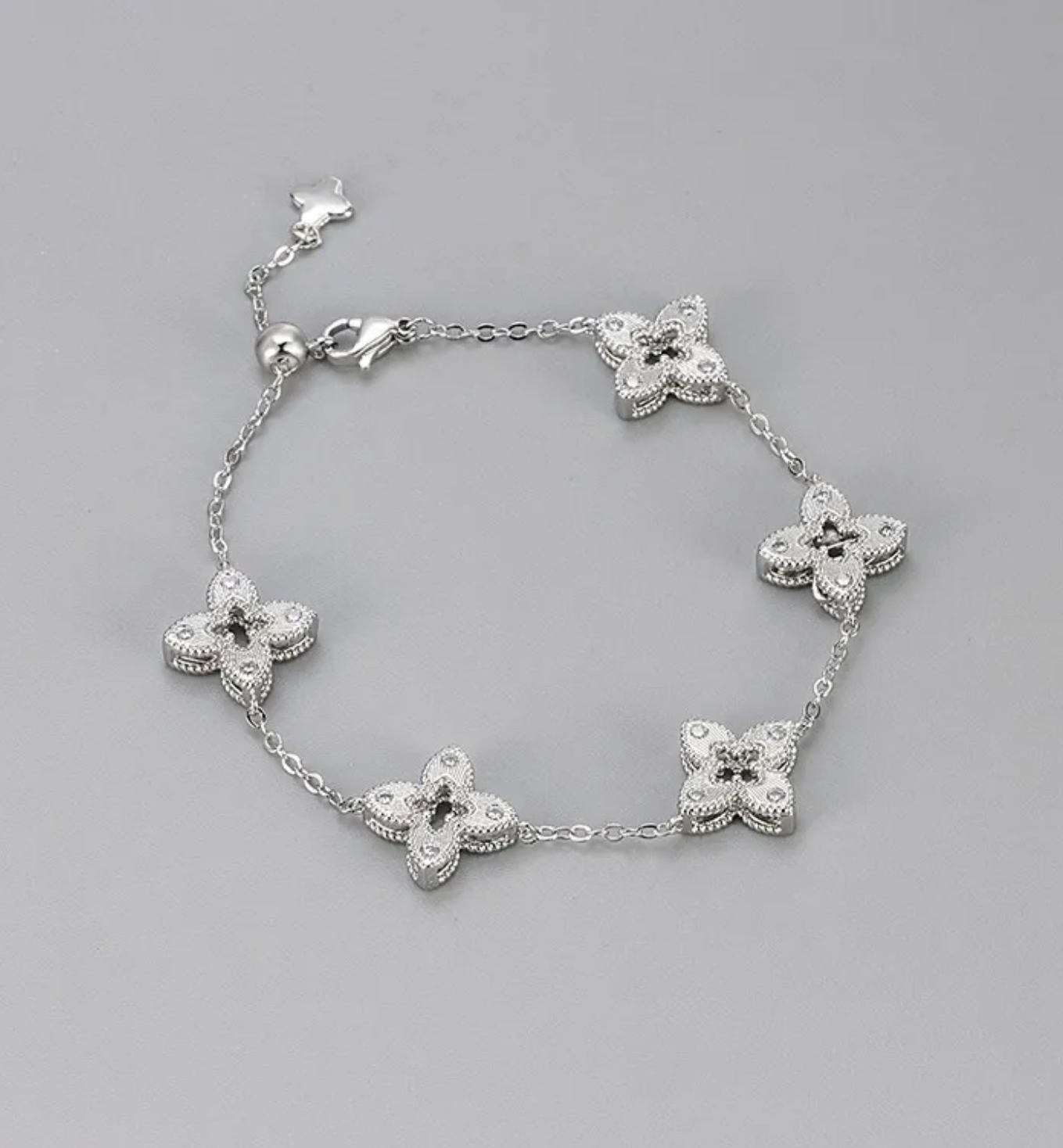 Vintage Hollow Filigree Clover Bracelet