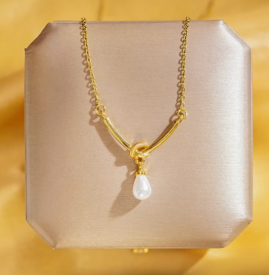 Gold Bends & Hitches Pearl Pendant Necklace