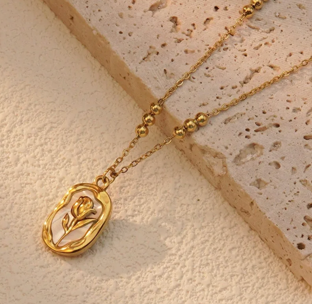 Elegant Tulip Pendant Necklace