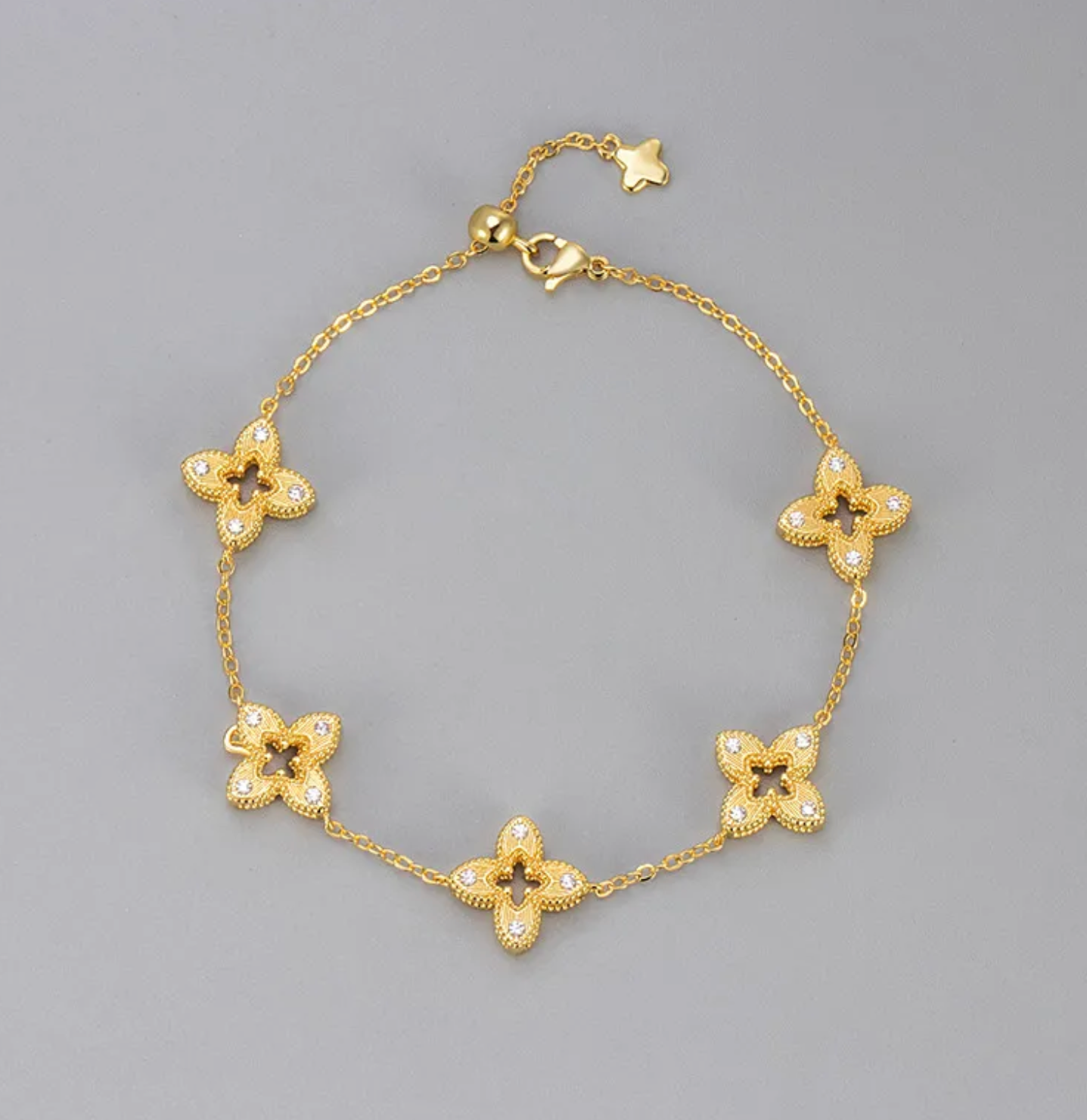 Vintage Hollow Filigree Clover Bracelet