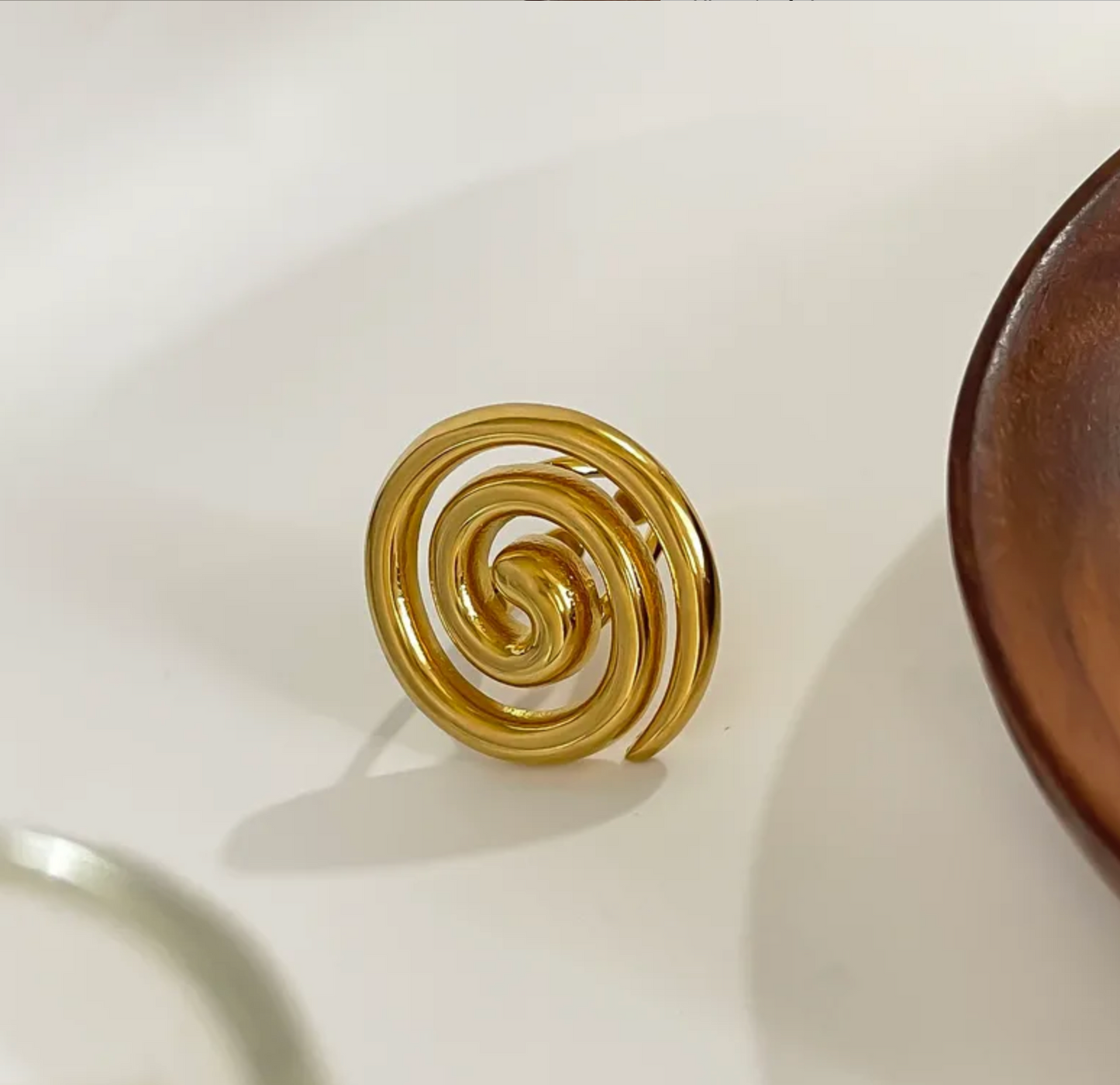 Rotating Retro Geometric Open Ring