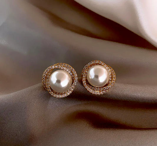 Gold-Winding Pearl Stud Earrings